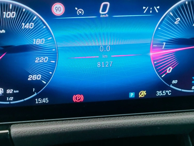 18 - Mercedes-Benz GLA 180 d Progressive Advanced auto