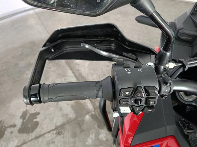 9 - Honda Africa Twin AFRICA TWIN ADVENTURE DCT