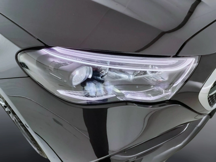 17 - Mercedes-Benz Classe E 300 de phev AMG Line Premium 4matic auto