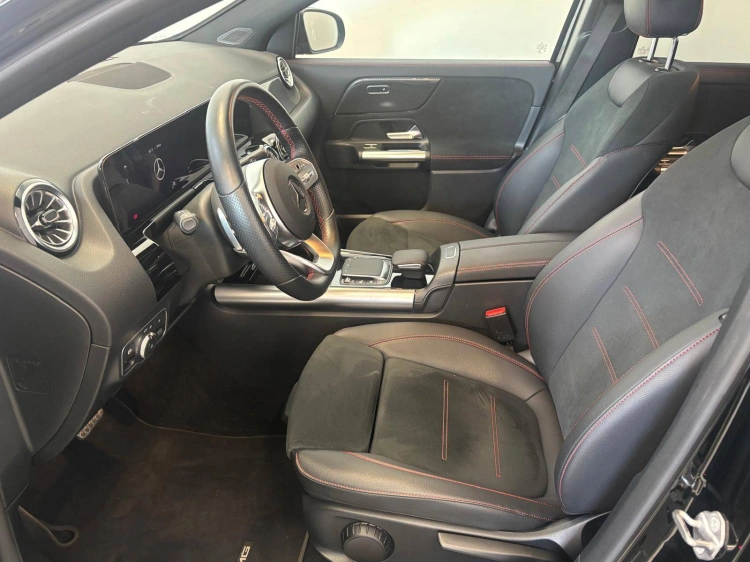 12 - Mercedes-Benz GLA 200 d Premium auto