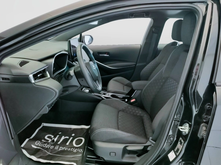 14 - Toyota Corolla Corolla Touring Sports 1.8h Active auto