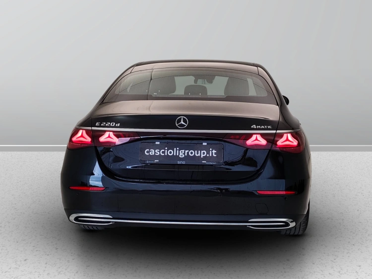 6 - Mercedes-Benz Classe E 220 d 4MATIC