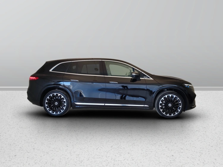 7 - Mercedes-Benz EQS Suv 450 AMG Line Business Class 4matic auto