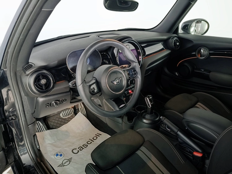 8 - MINI Cooper Mini 3p 1.5 Cooper JCW auto