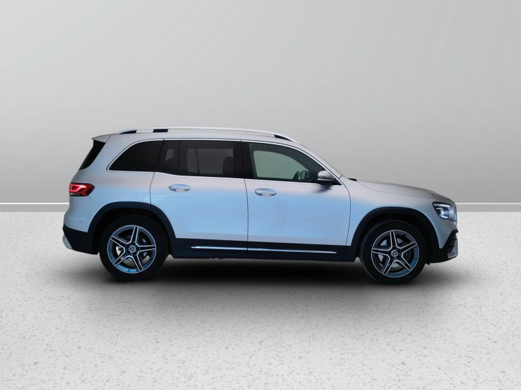 7 - Mercedes-Benz GLB 200 d Premium Easy Tech auto