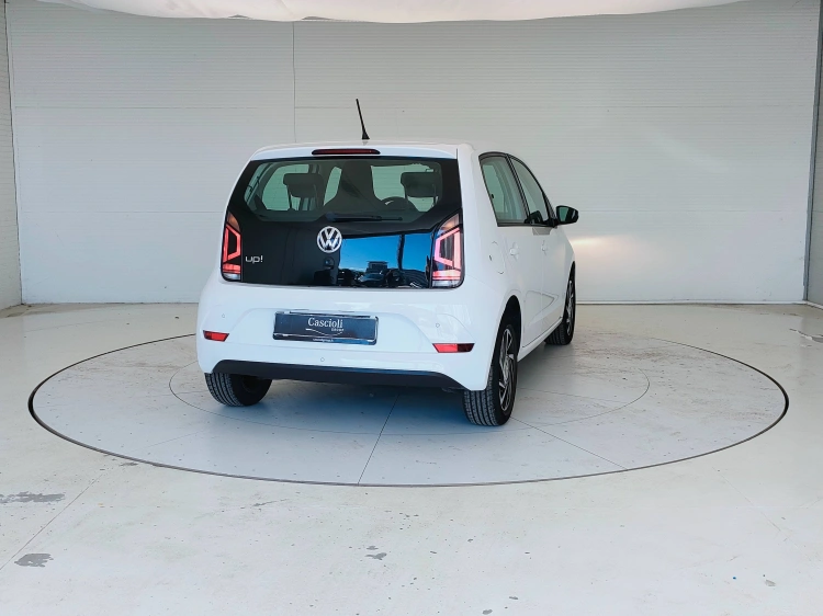 5 - Volkswagen up! up! 5p 1.0 Move up! 60cv