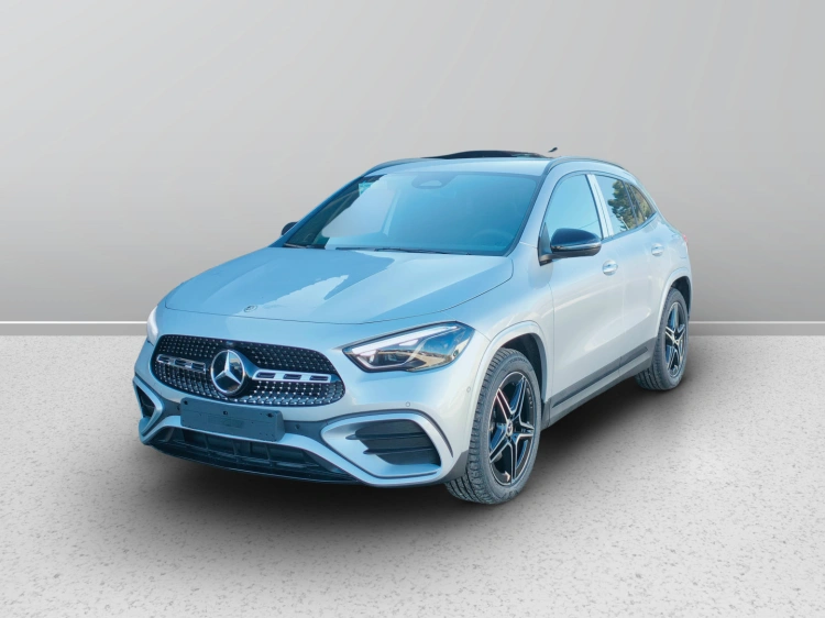1 - Mercedes-Benz GLA 200 d automatic