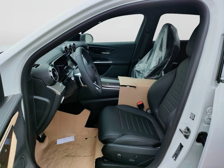 11 - Mercedes-Benz GLC 300 de 4MATIC