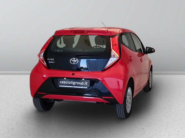 6 - Toyota Aygo Aygo 5p 1.0 x-play 72cv