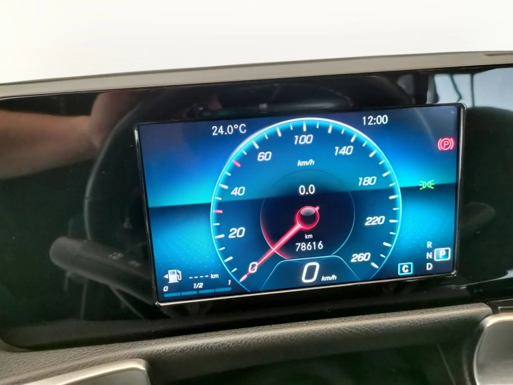 14 - Mercedes-Benz GLB 200 d Sport auto 7p.ti