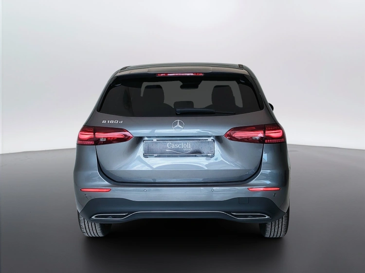 6 - Mercedes-Benz Classe B 180 d Street Edition auto