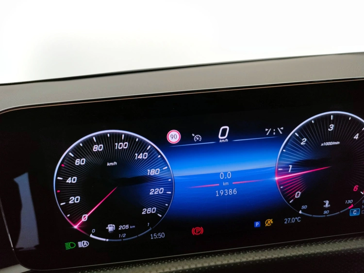 16 - Mercedes-Benz Classe A 200 d AMG Line Premium Plus auto