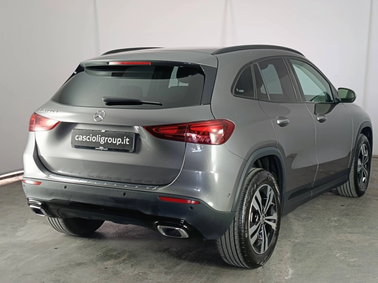 4 - Mercedes-Benz GLA 180 d Progressive Advanced Plus auto