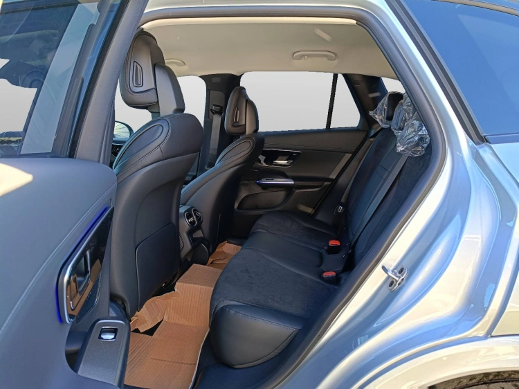 8 - Mercedes-Benz GLC 300 de 4MATIC