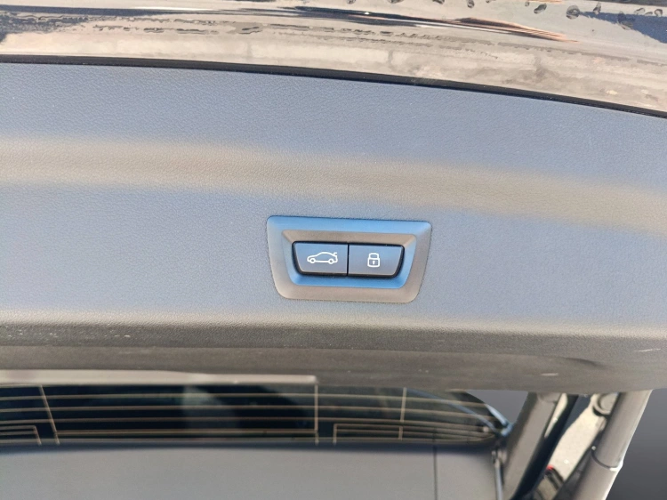 19 - BMW X1 X1 sdrive18i X-Line auto