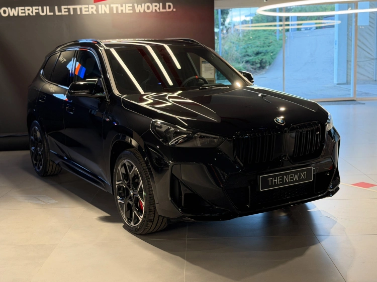 10 - BMW X1 M BMW X1 M35i xDrive