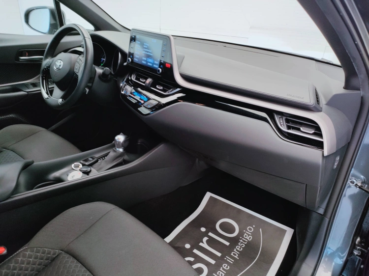 9 - Toyota C-HR C-HR 1.8h Active e-cvt