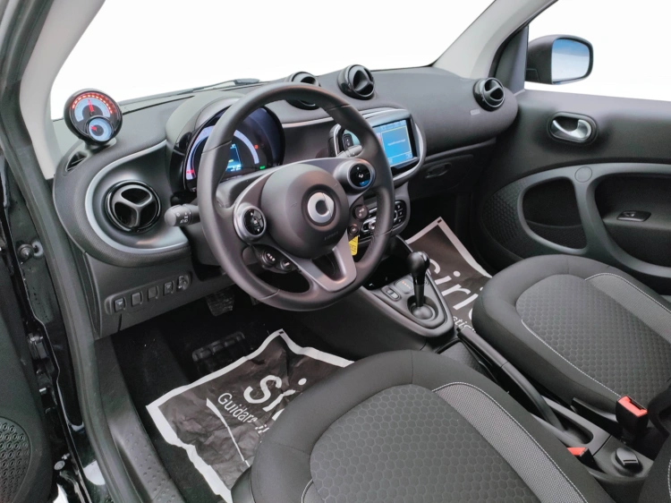13 - smart fortwo Fortwo eq Passion 4,6kW