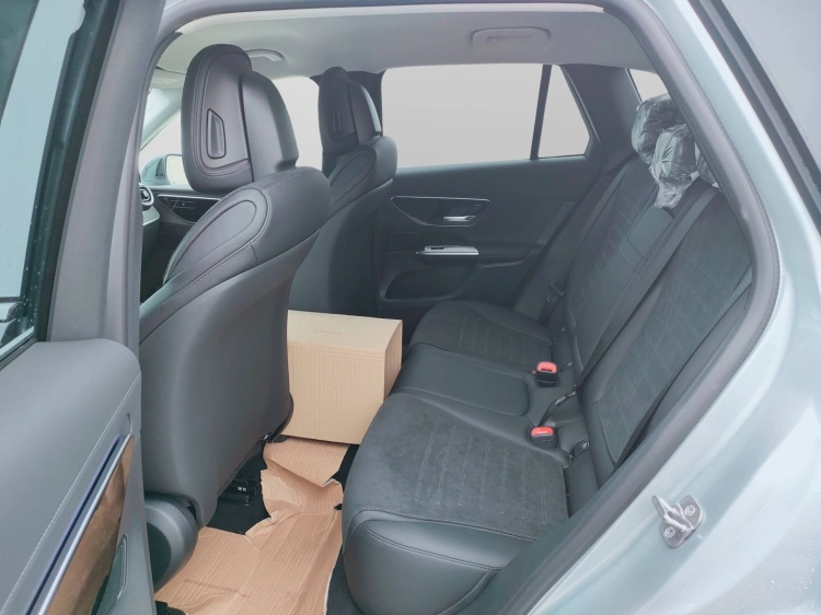 11 - Mercedes-Benz GLC 220 d 4MATIC