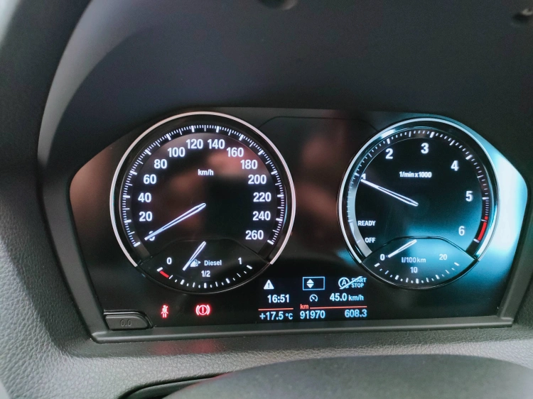 16 - BMW Serie 1 116d 5p Msport