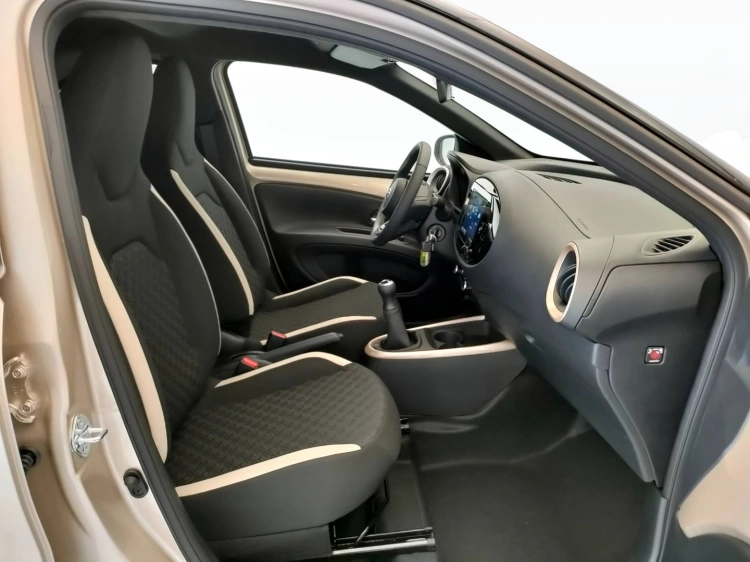 9 - Toyota Aygo X AYGO X 10B MT TREND MY24