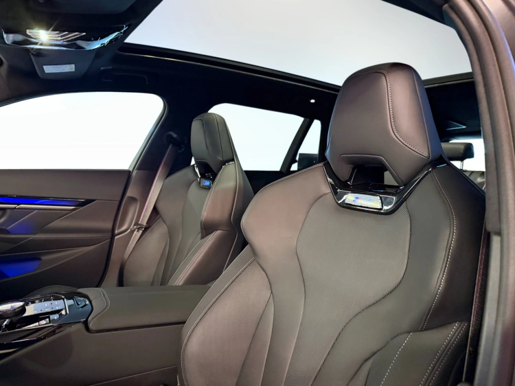 24 - BMW M M5 M5 Touring