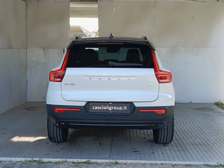 5 - Volvo XC40 XC40 1.5 t4 phev R-design auto my21