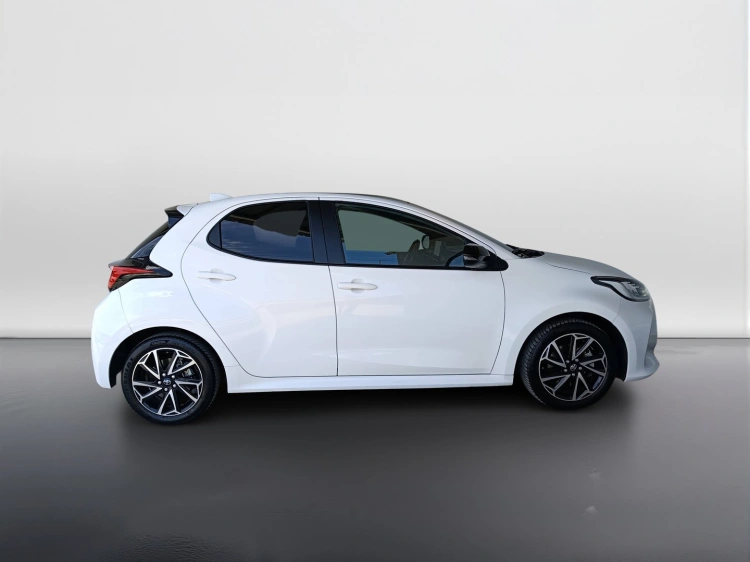 3 - Toyota Yaris Yaris 1.5h Lounge