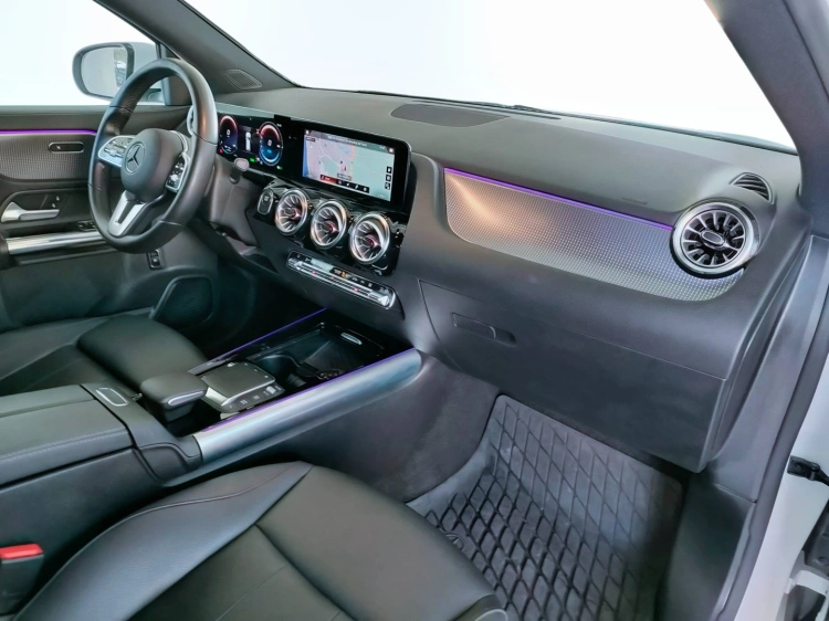 10 - Mercedes-Benz EQA 300 Sport Plus 4matic