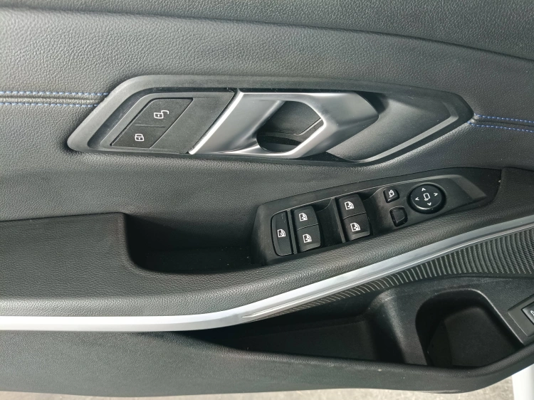 18 - BMW Serie 3 320d Touring mhev 48V MSport auto
