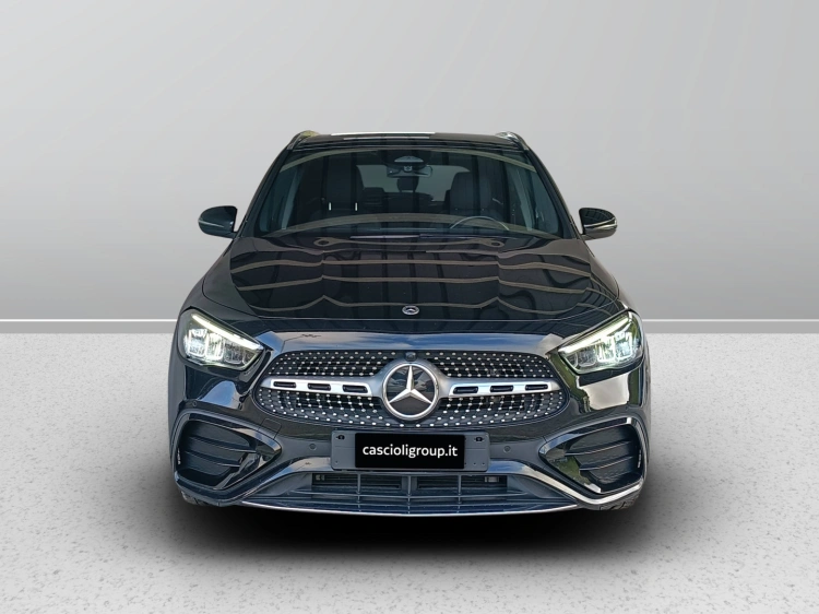 2 - Mercedes-Benz GLA 200 d AMG Line Premium auto