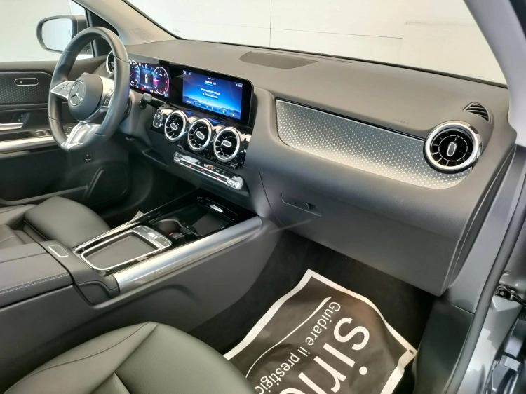 13 - Mercedes-Benz Classe B 180 d Progressive Advanced auto