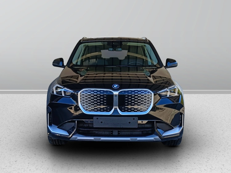 2 - BMW iX1 BMW iX1 eDrive20