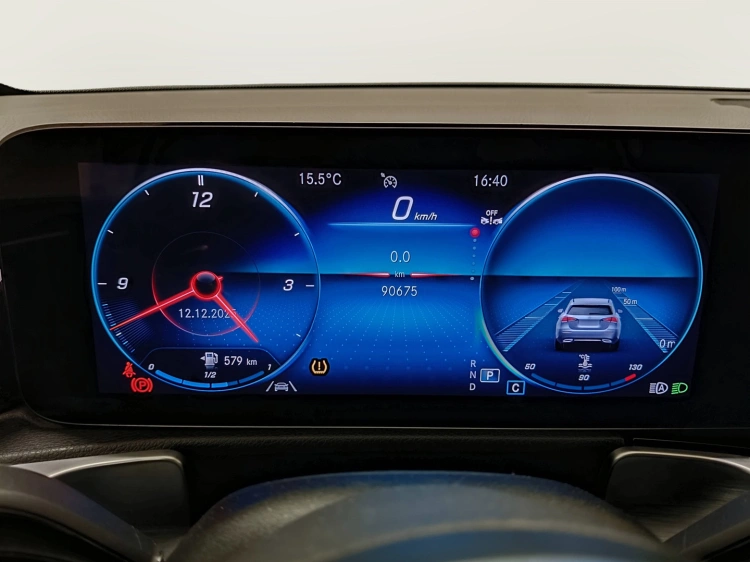 12 - Mercedes-Benz GLB 220 d Premium auto