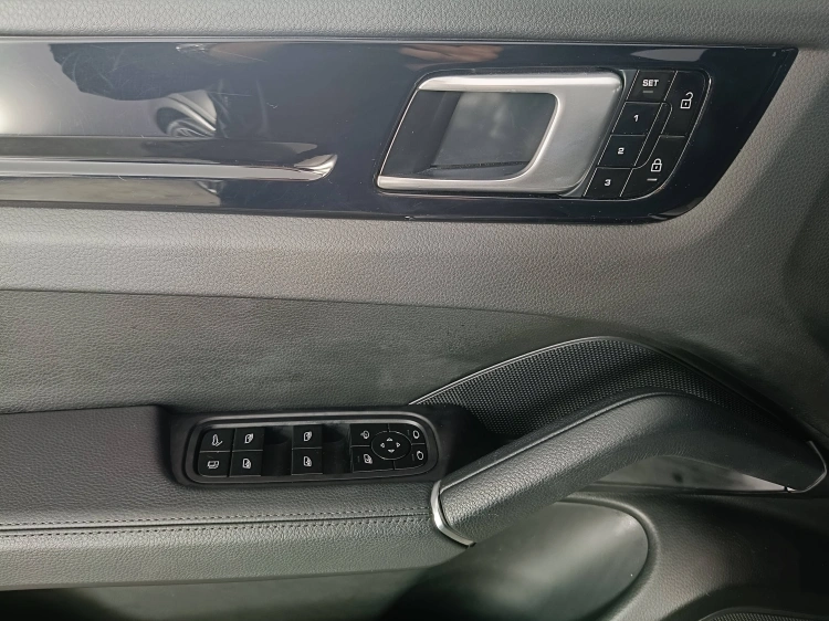 21 - Porsche Cayenne eCayenne Coupe 3.0 e-hybrid 5p.ti tiptronic