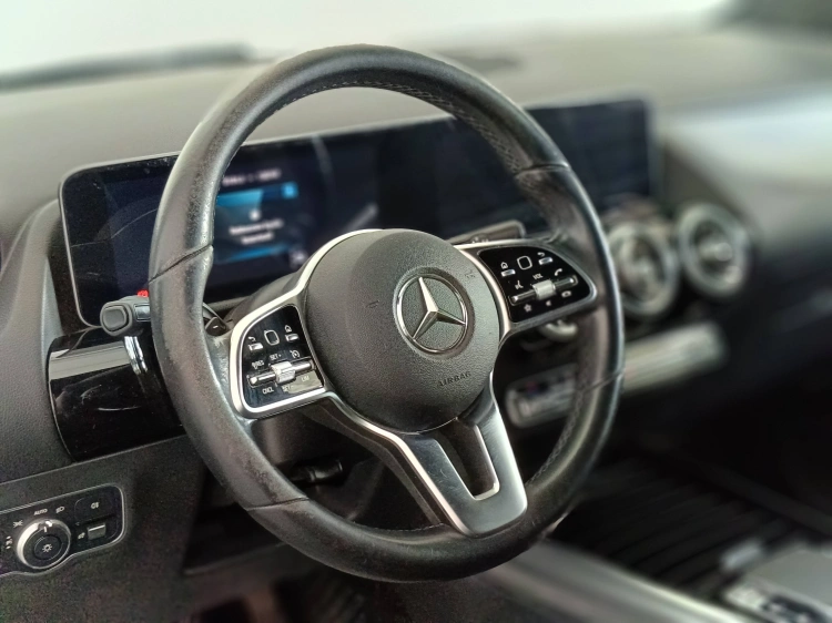 17 - Mercedes-Benz Classe B 180 d Sport Plus auto