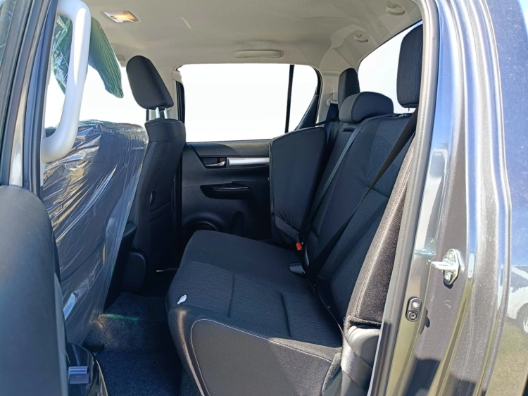 10 - Toyota Professional Hilux HILUX 2.8D A 48VDC4WD LNG MY25