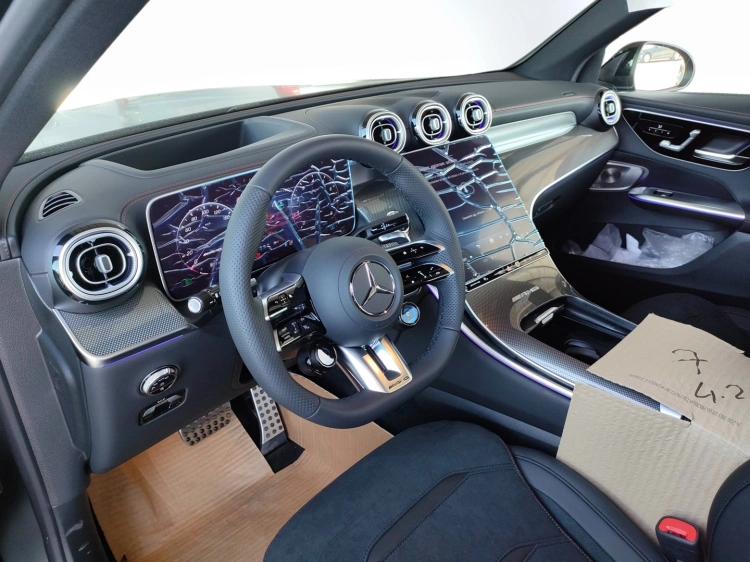 7 - Mercedes AMG GLC Mercedes-AMG GLC 43 4MATIC