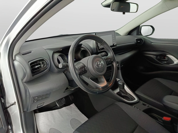 7 - Toyota Yaris Yaris 1.5h Trend