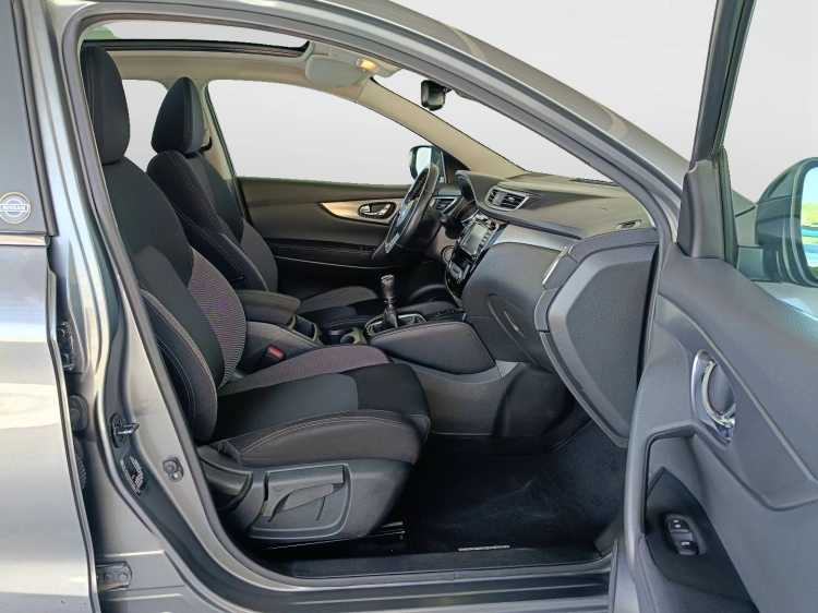 11 - Nissan Qashqai Qashqai 1.5 dci N-Connecta 110cv