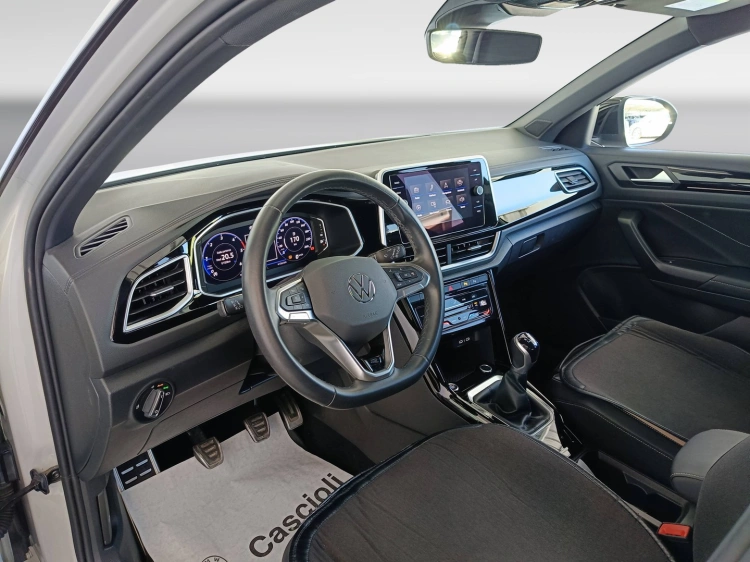 7 - Volkswagen T T-Roc 2.0 tdi R-Line 115cv