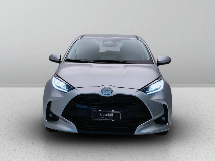 2 - Toyota Yaris Yaris 1.5h Trend