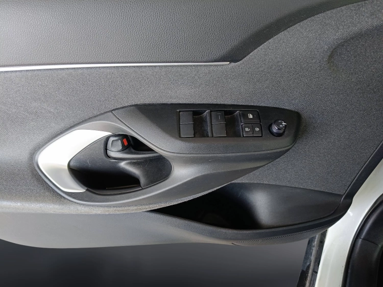 17 - Toyota Yaris Cross Yaris Cross 1.5h Active fwd 116cv e-cvt