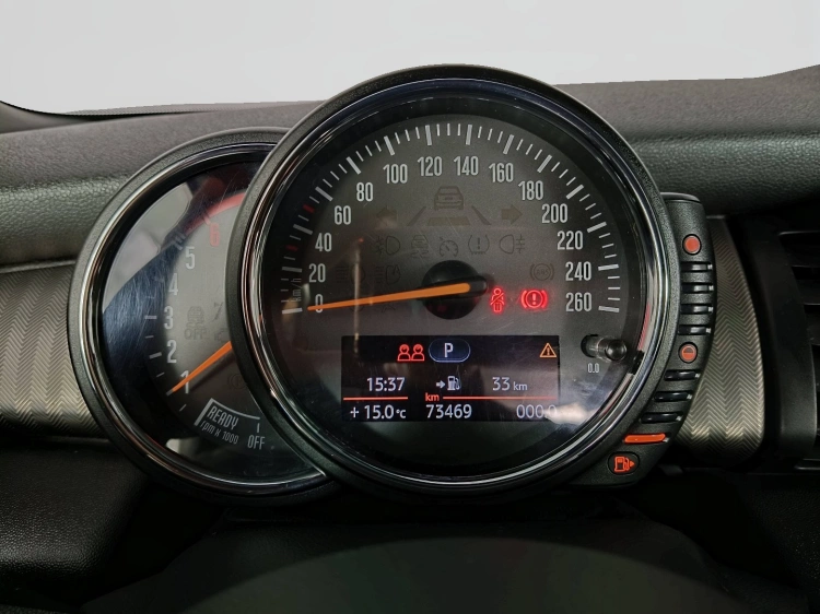 12 - MINI Cooper Mini Cabrio 1.5 Cooper D Hype auto