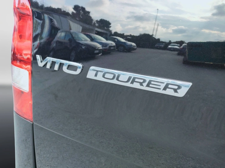 12 - Mercedes Vans Vito 114 cdi long tourer pro auto my20