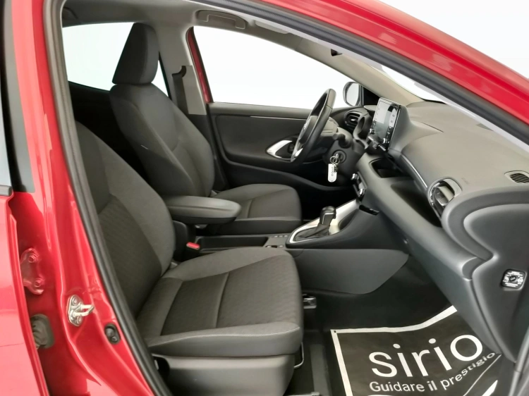 9 - Toyota Yaris Yaris 1.5h Trend