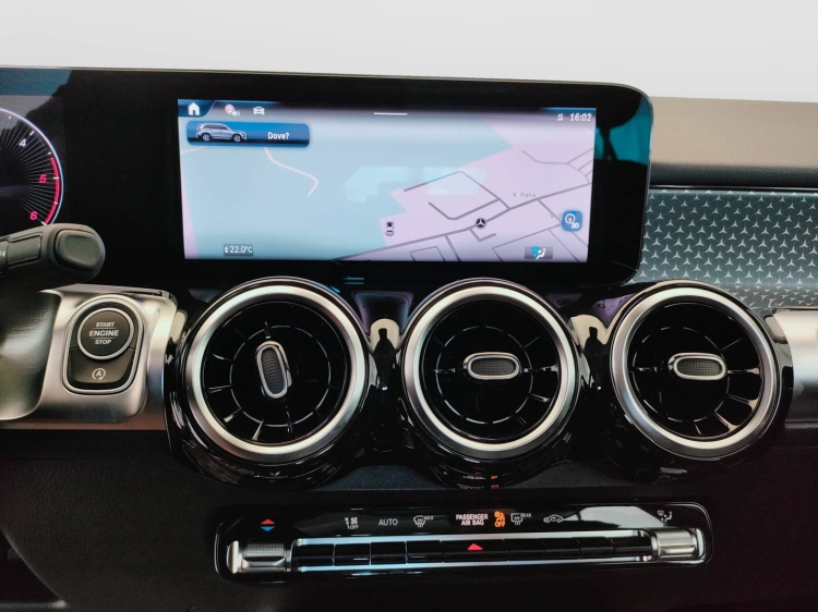 13 - Mercedes-Benz GLB 180 d Progressive Advanced auto