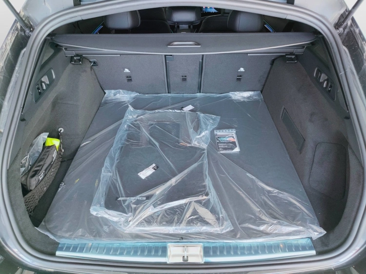 9 - Mercedes-Benz Classe E SW 220 d AMG Line Premium 4matic auto