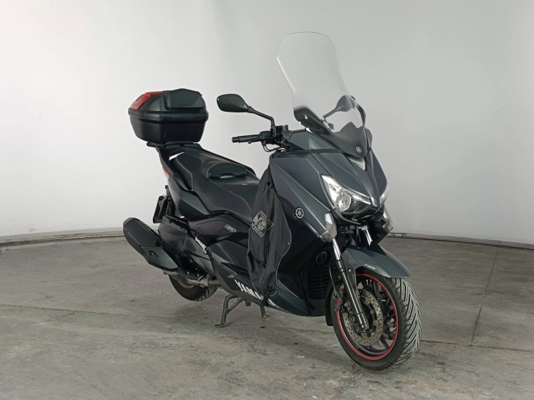 2 - Yamaha XMax X-Max 400