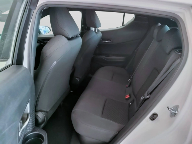 12 - Toyota C-HR C-HR 1.8h Active e-cvt